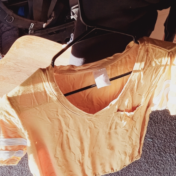 Women's top - Picture 2 of 2